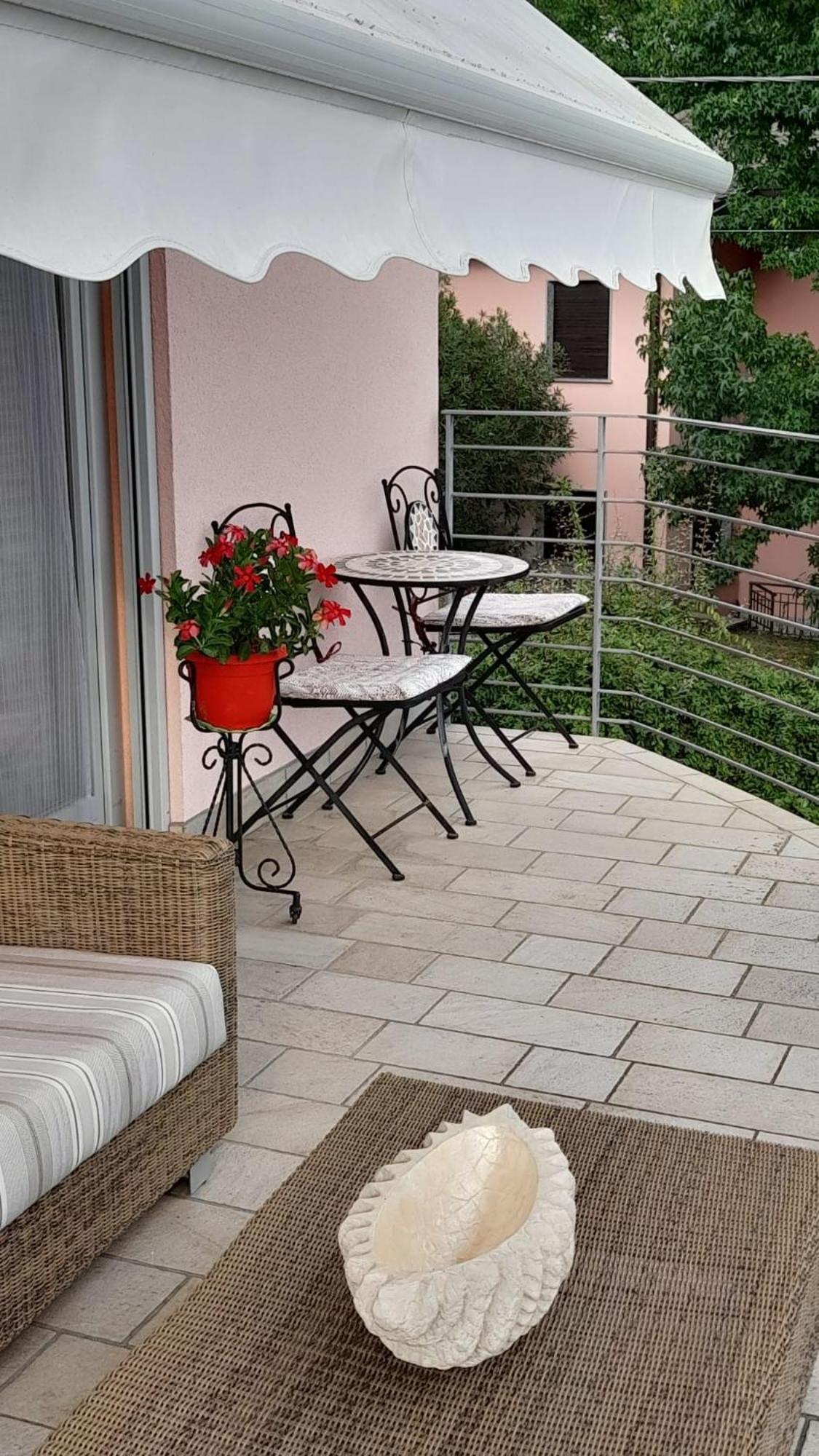 Villa Dei Tramonti Gavirate Exteriör bild